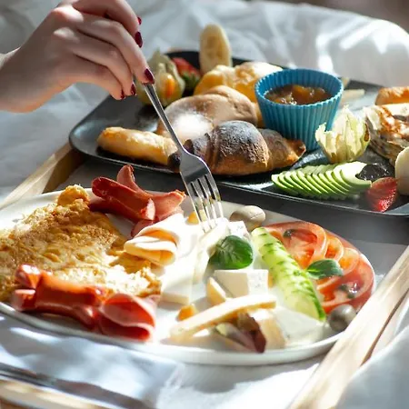 Royal G Max 5* Golem (Tirana)