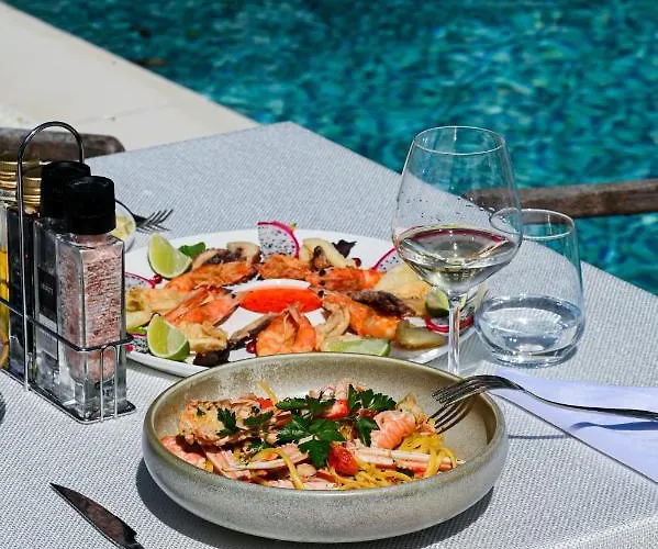 Royal G Max Golem (Tirana)