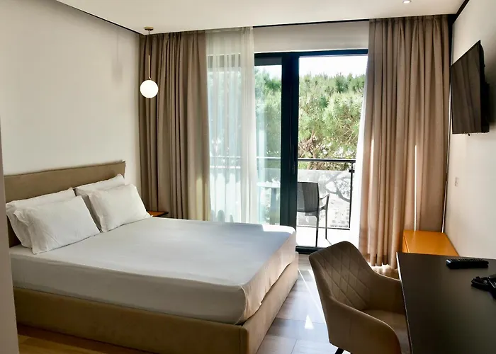 Royal G Max Golem (Tirana)