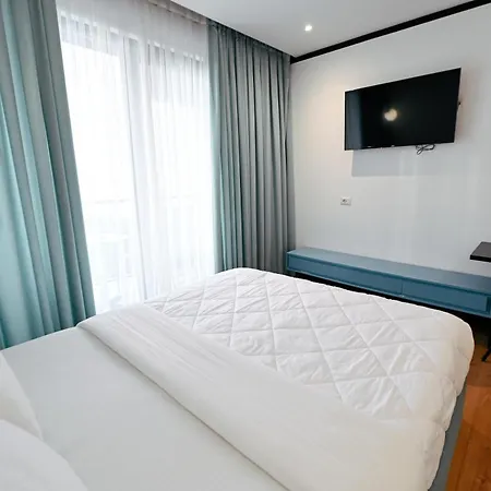 Royal G Max 5* Golem (Tirana)