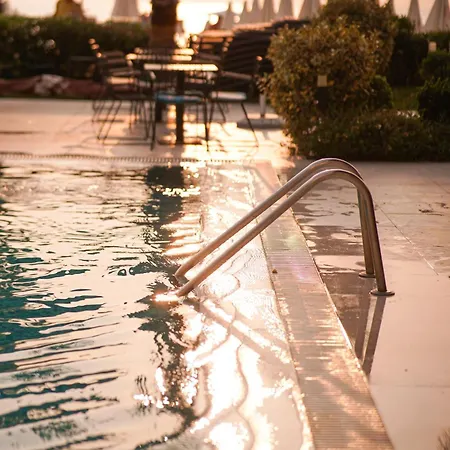 Royal G Max Hotel 5*