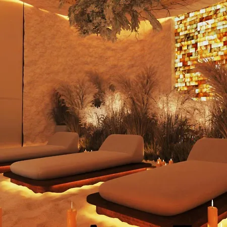 Royal G Max 5* Golem (Tirana)