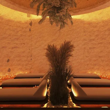 Royal G Max Hotel