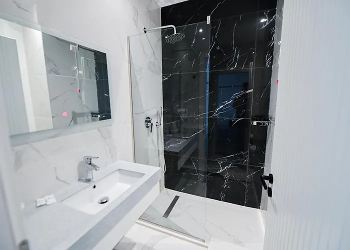 Отель Royal G Max 5*