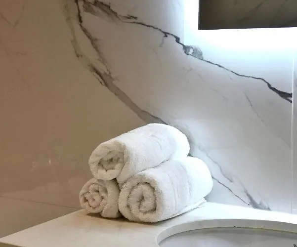 Отель Royal G Max 5*