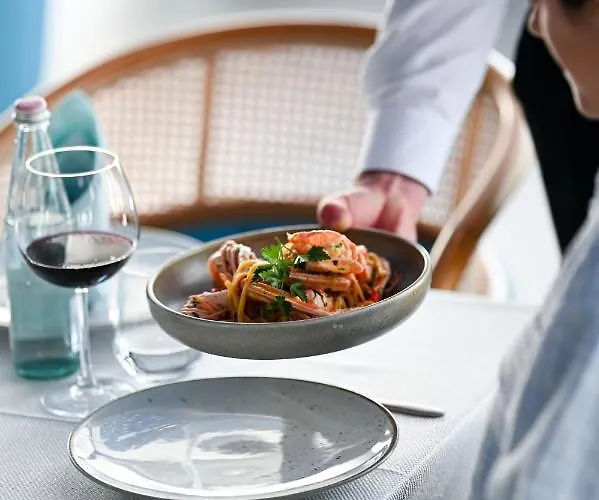 Отель Royal G Max 5*