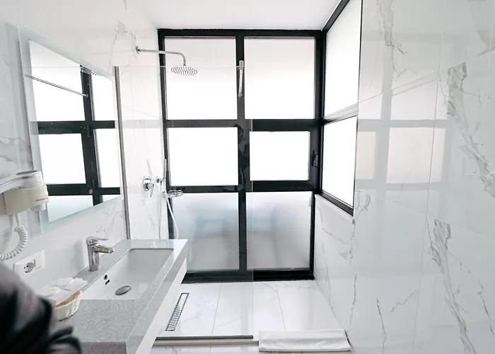 Hotel Royal G Max Golem (Tirana)