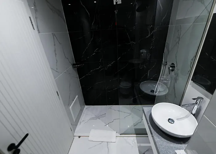 Royal G Max Hotel Golem (Tirana)