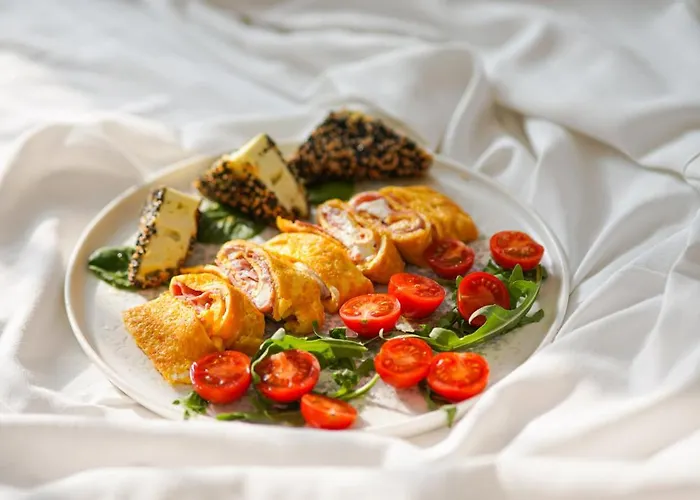 Royal G Max Отель Голем