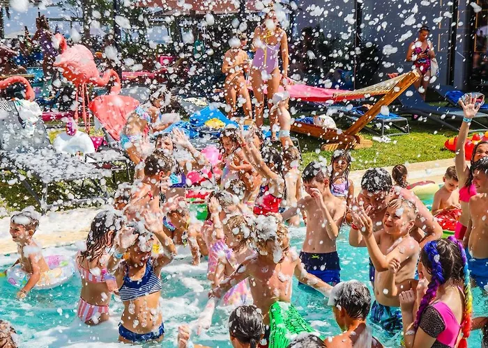 Royal G Max Отель Голем