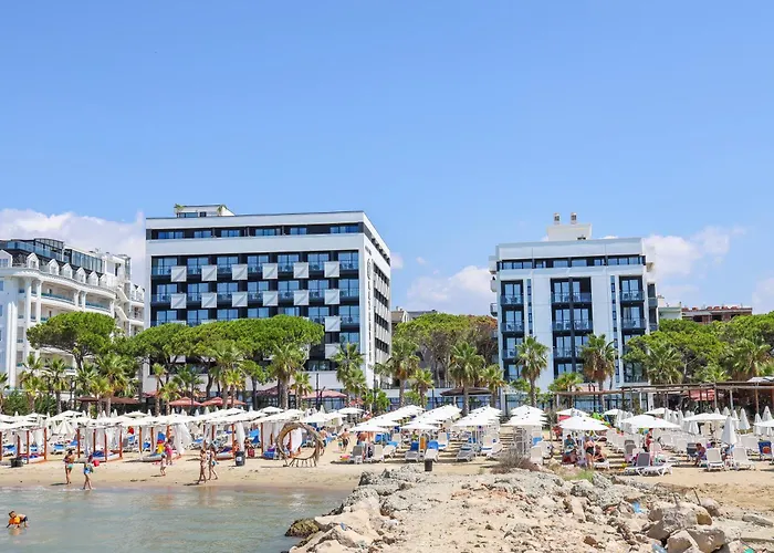 Royal G Max Golem (Tirana)